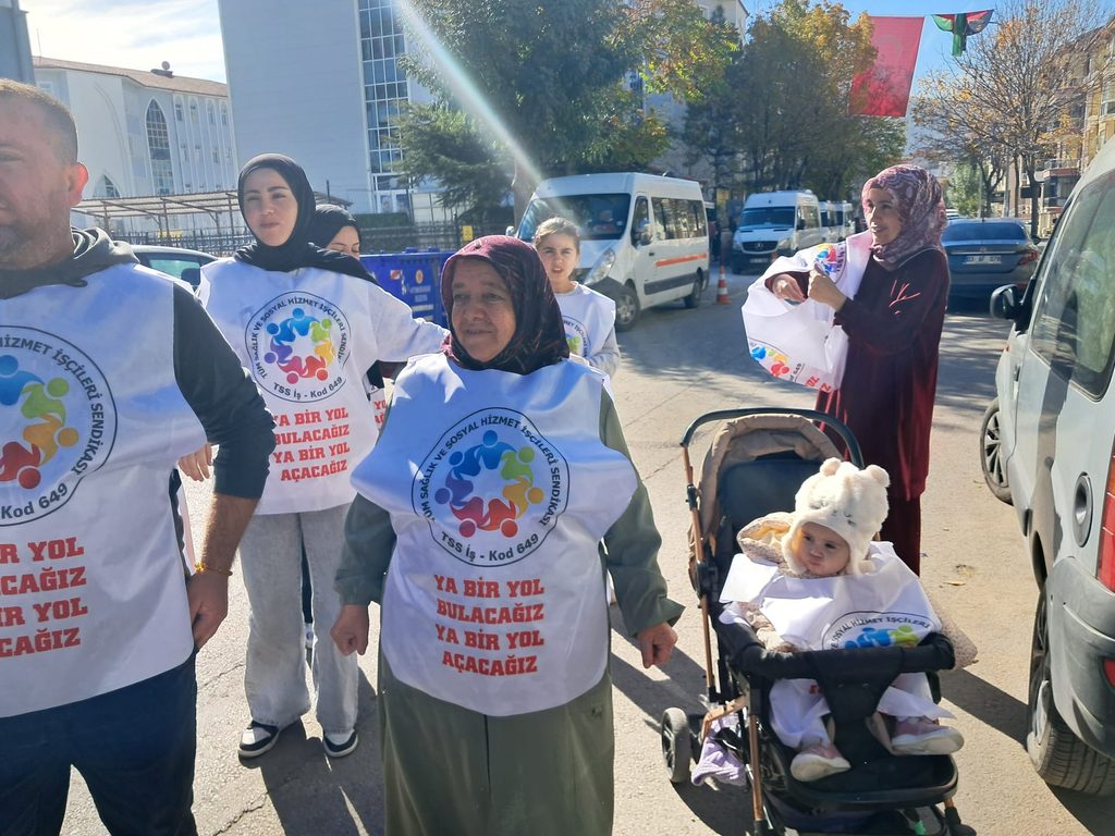 AFYON İL SAĞLIK MÜDÜRLÜĞÜ ÖNÜNDEN SAĞLIK BAKANINA SORDUK!